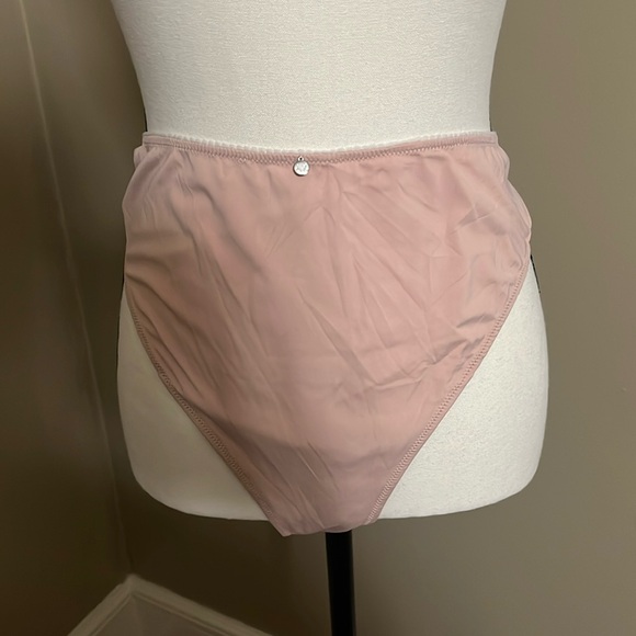 5/$25 
Adore Me Panty 3X 1057 Full Coverage Opaque Hipster Peach - Picture 1 of 4